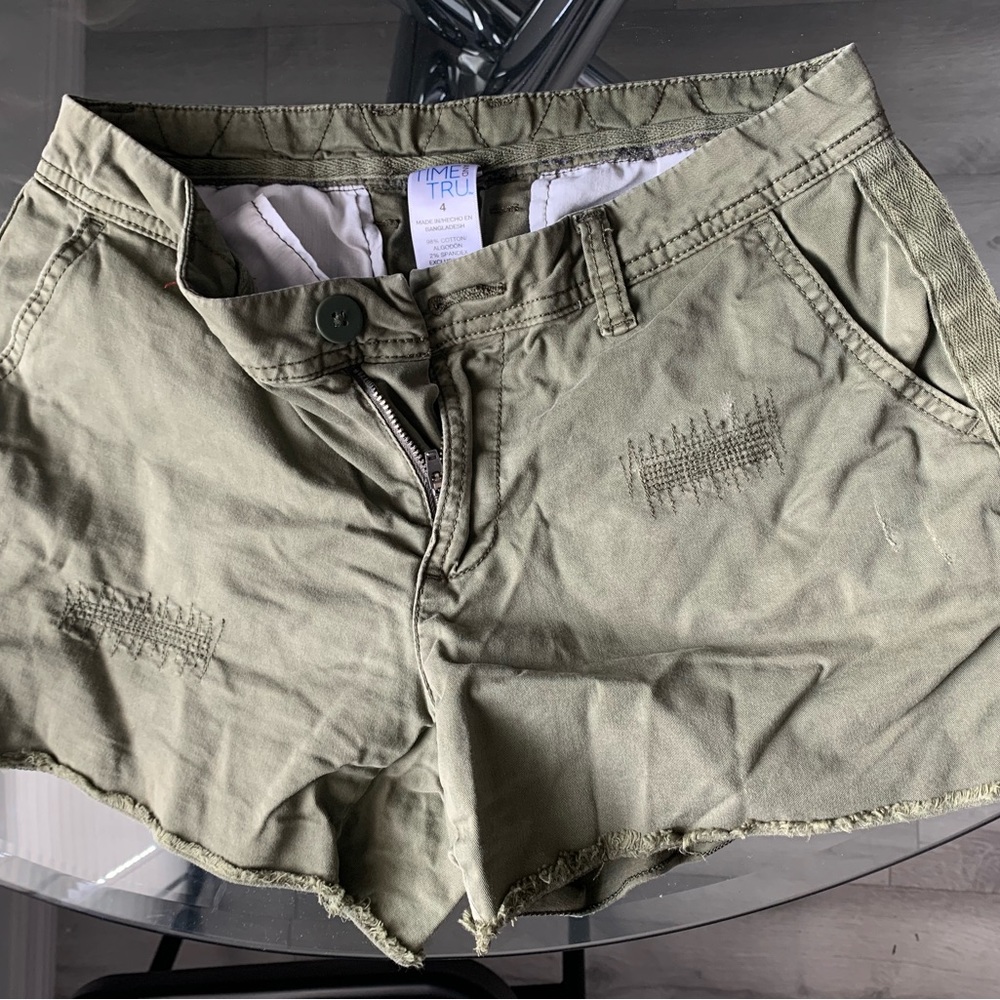 Time and Tru high waist short - color Green - Size 4